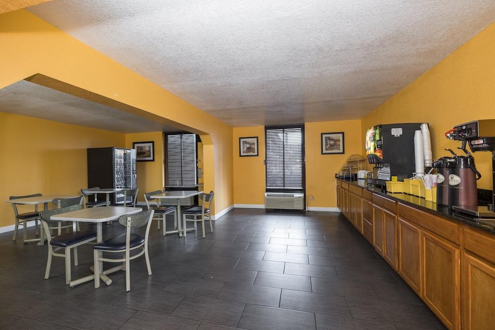Red Roof Inn Mobile - Midtown Екстериор снимка